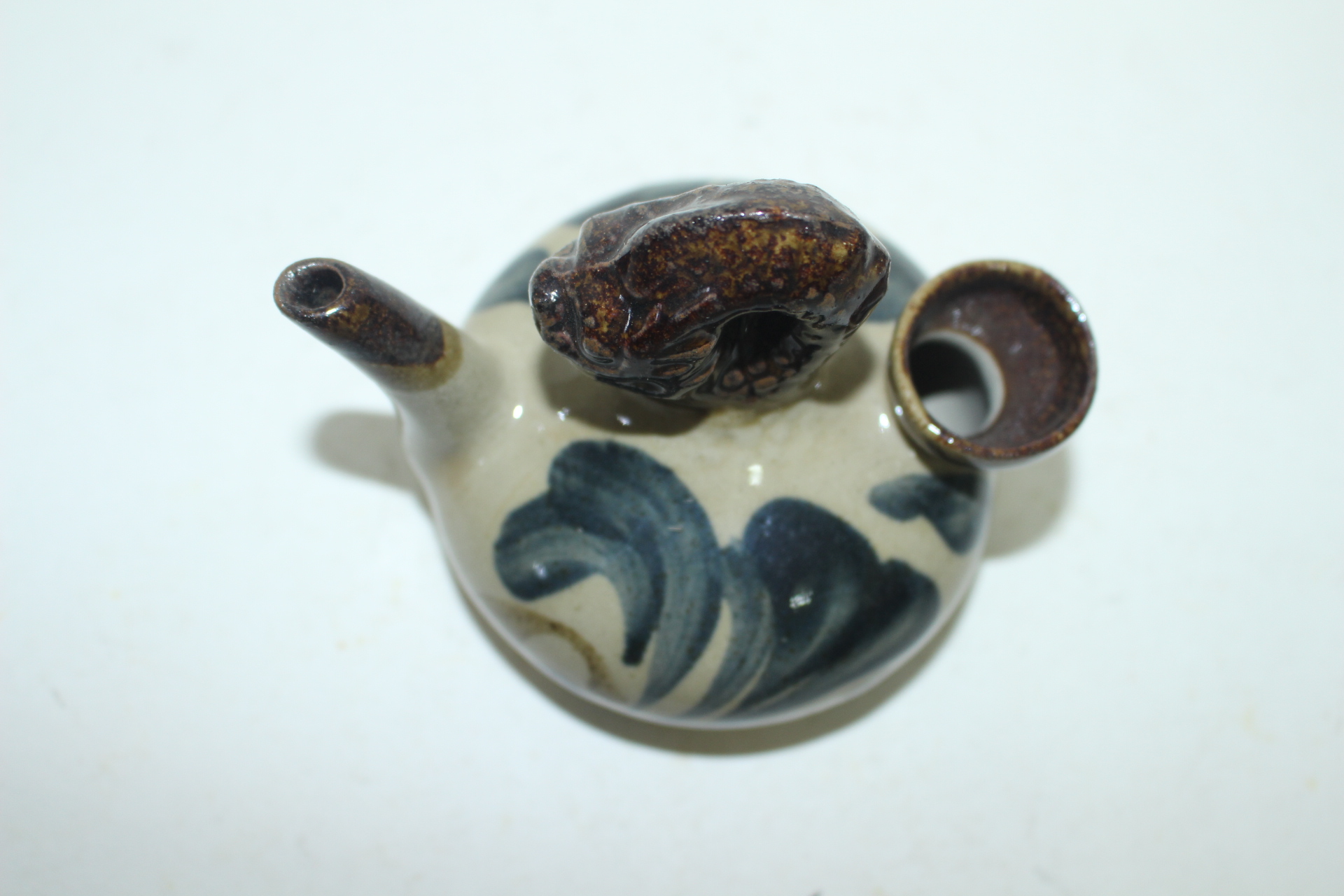 연대가좋은 철화청자 용형 주자호