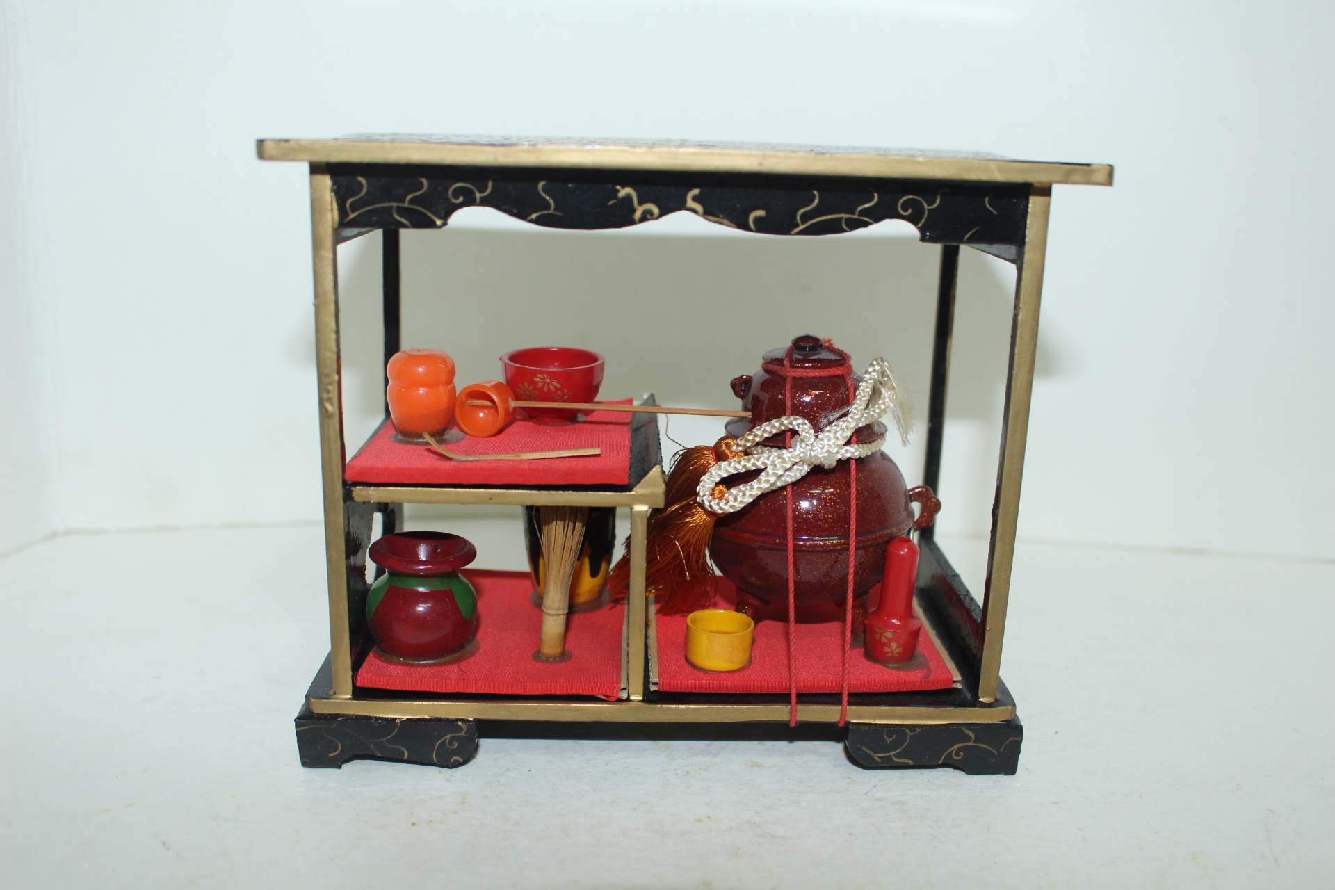 나무에 금채화문된 차도구셋트 미니어쳐