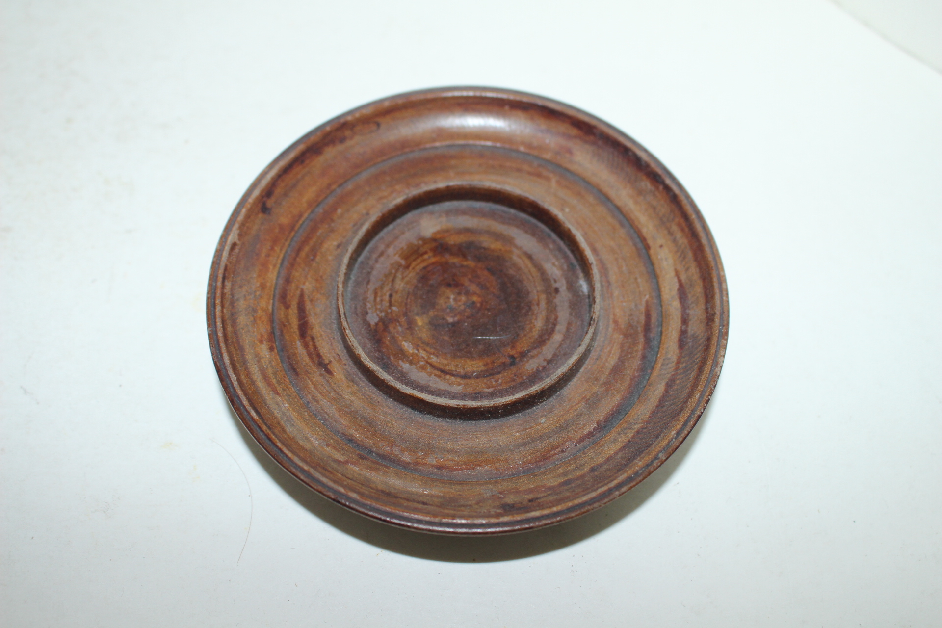 연대가좋은 나무로된 잔받침대 2점