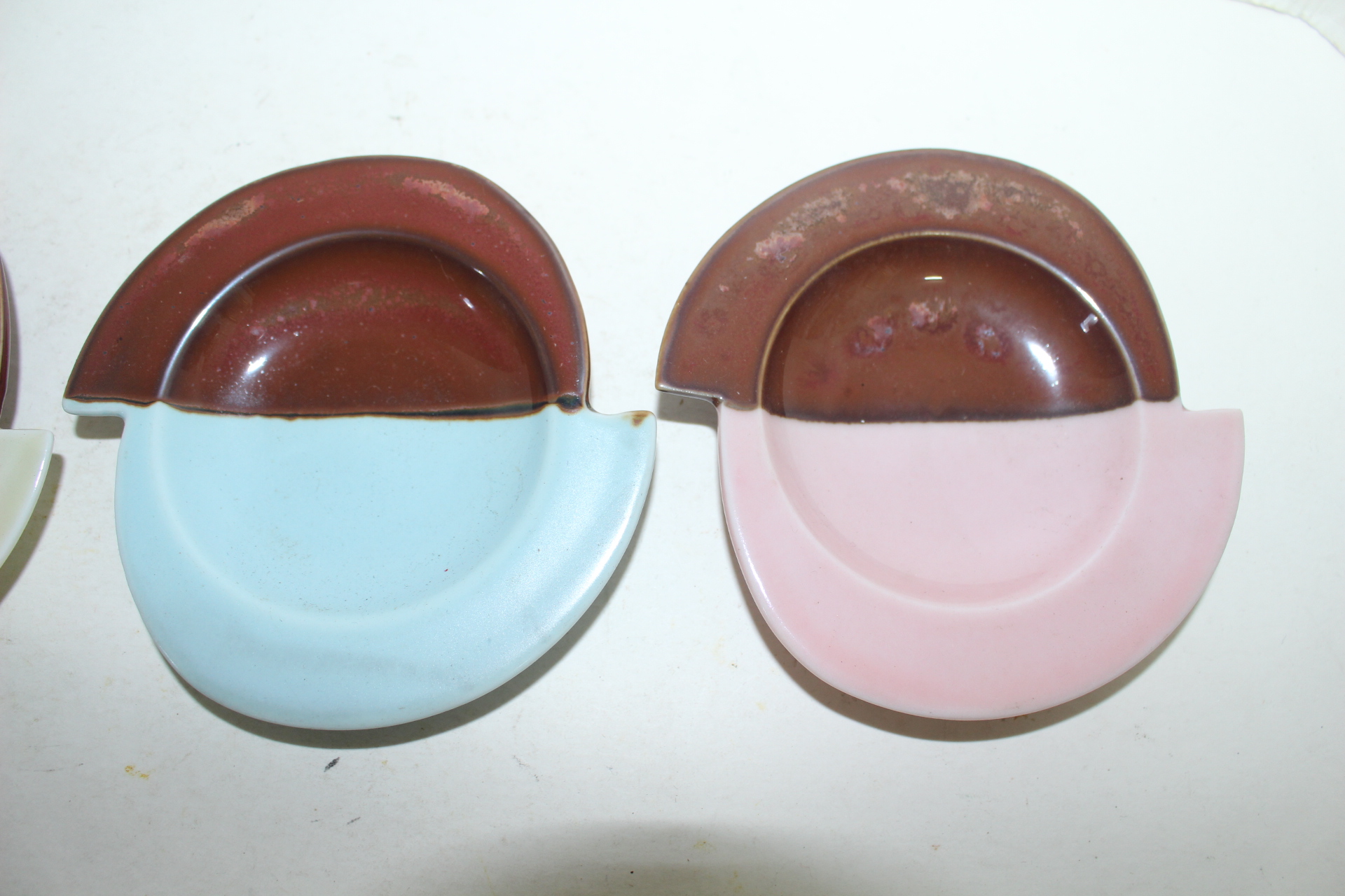 특이한 모양의 청자완 3점