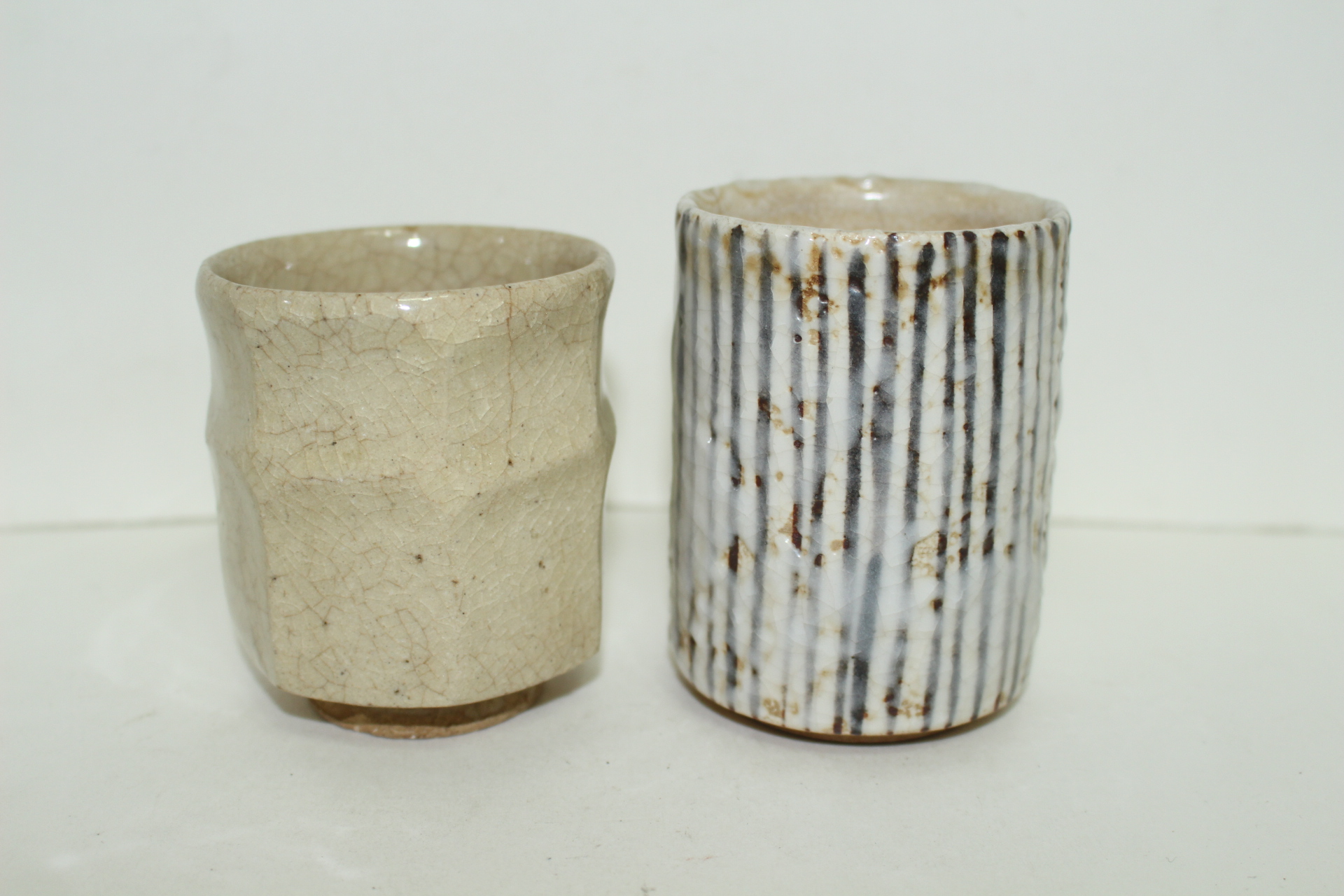 연대가좋은 청자 통잔 2점