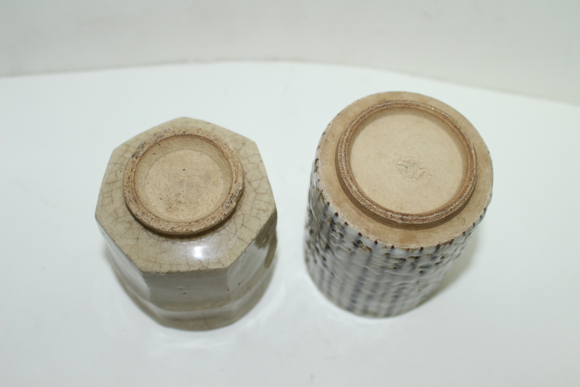 연대가좋은 청자 통잔 2점