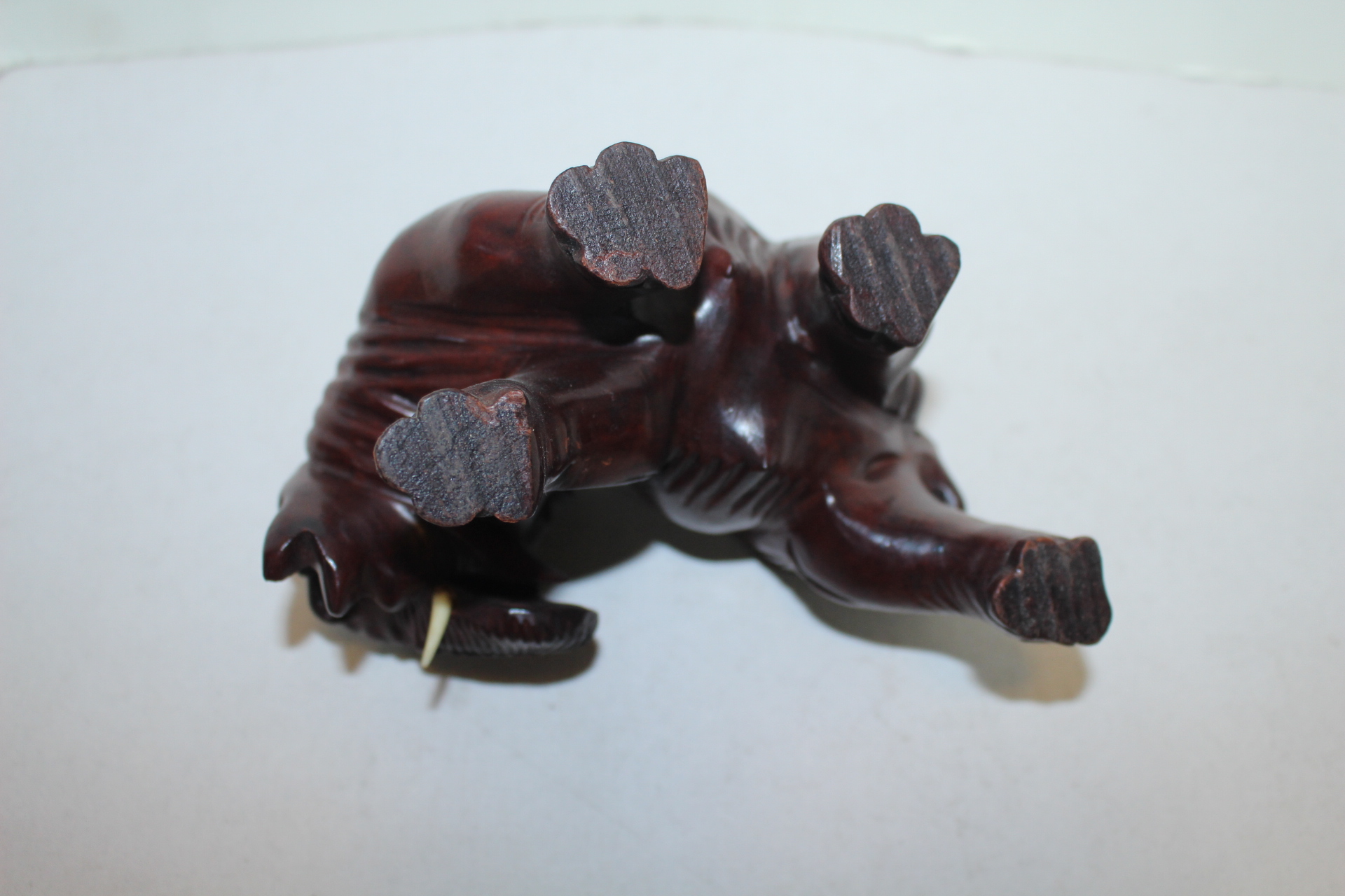 화류목나무로된 코끼리 조각상