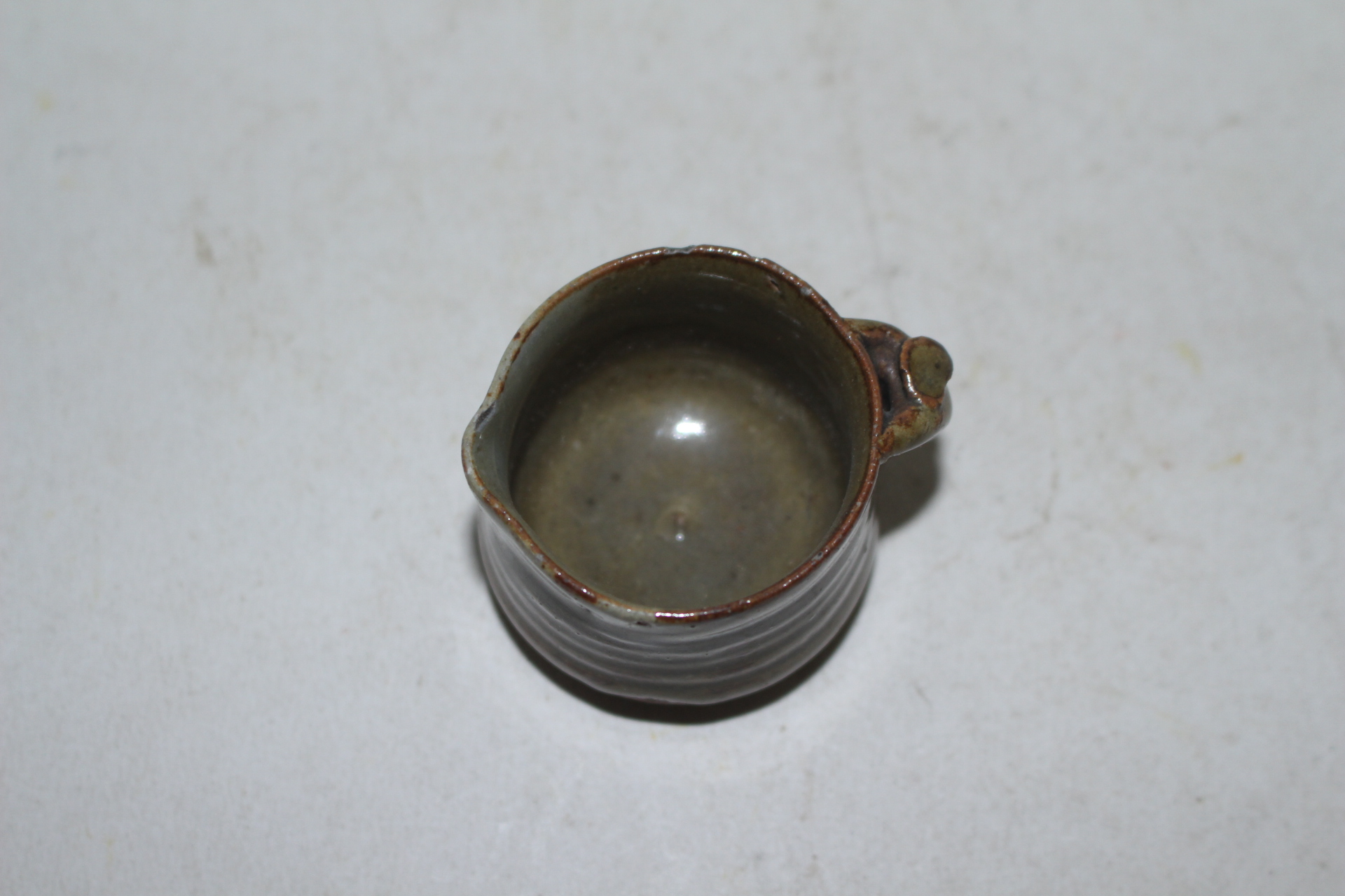 청자 사람모양 손잡이 수구