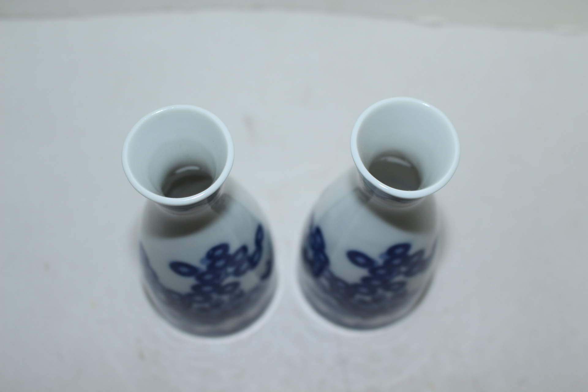 청화백자 노송동자문주병 2점