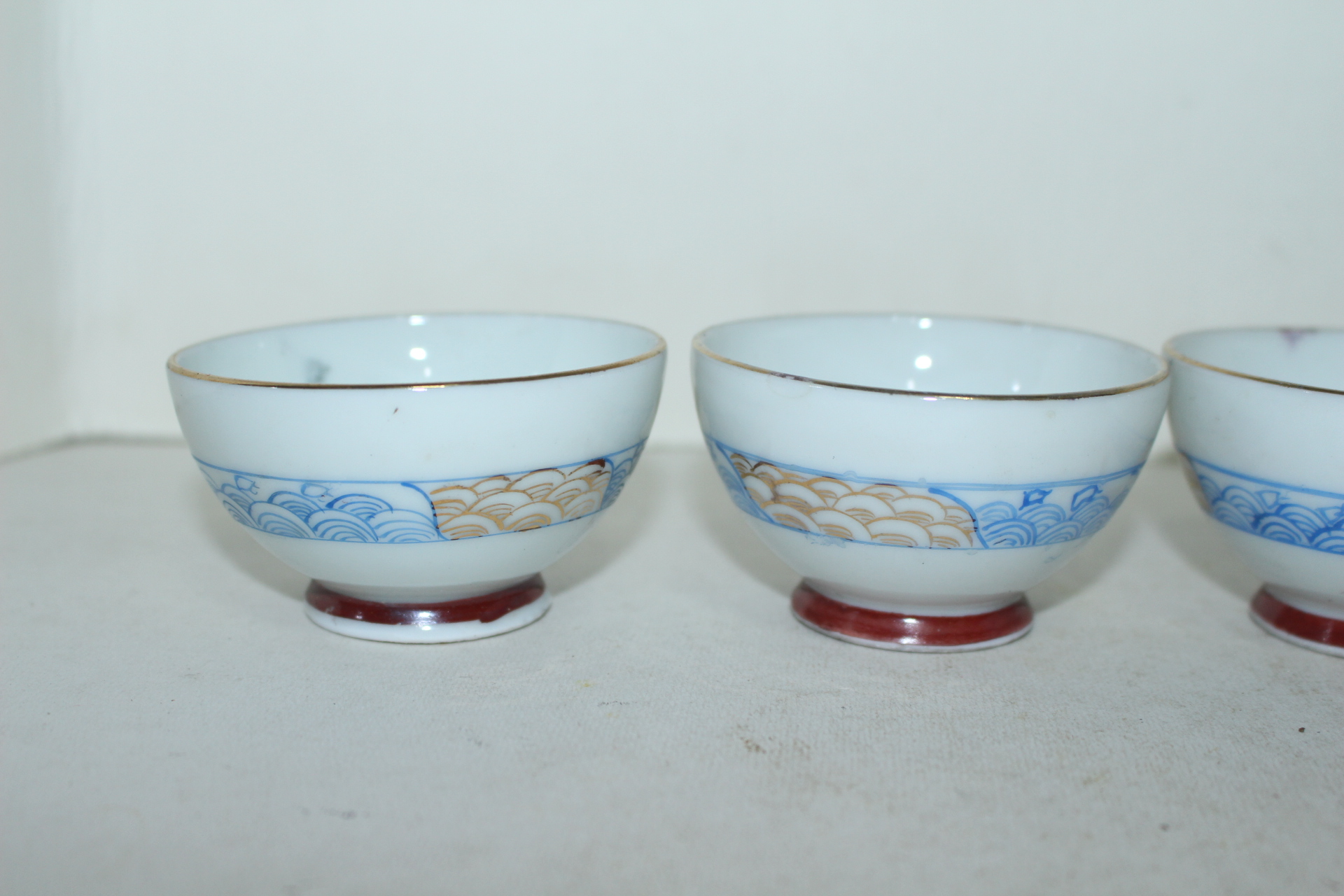 연대가 좋은 청화백자금채추상문잔 4점