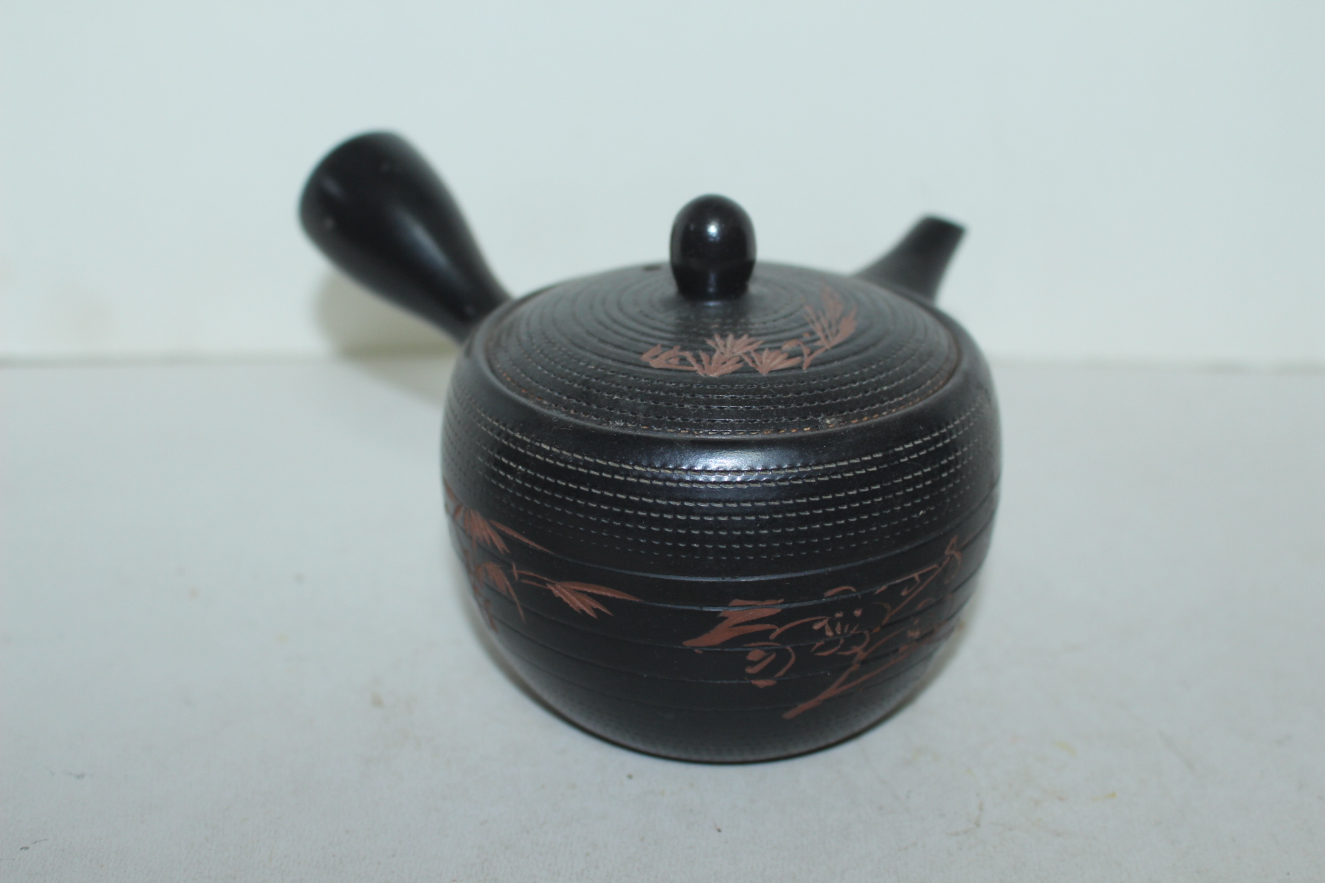 청자 음각초화문 다관