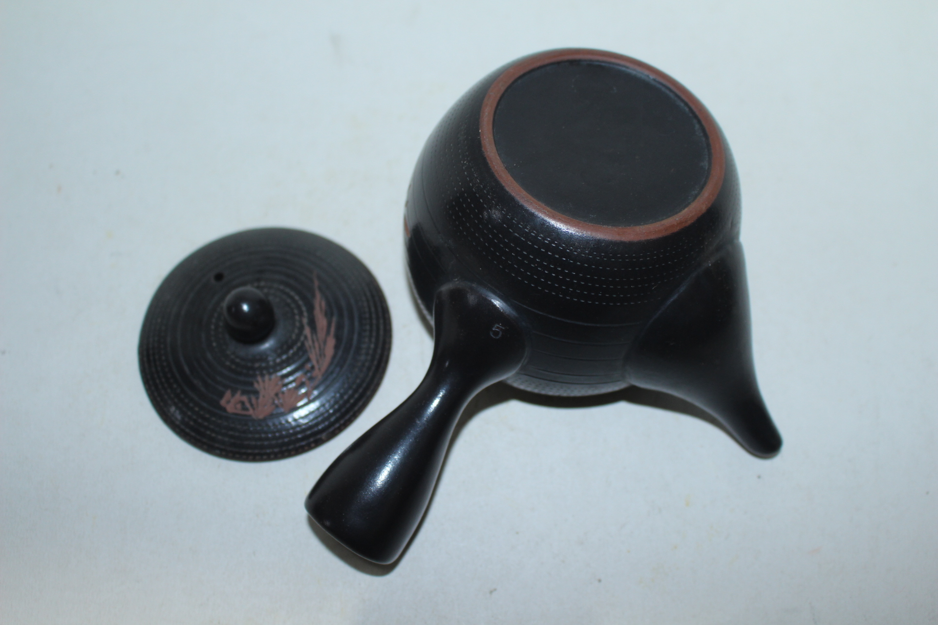 청자 음각초화문 다관