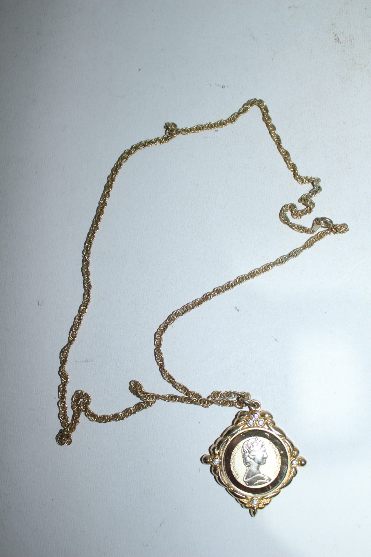 외국산 엘리자베스여왕 목걸이