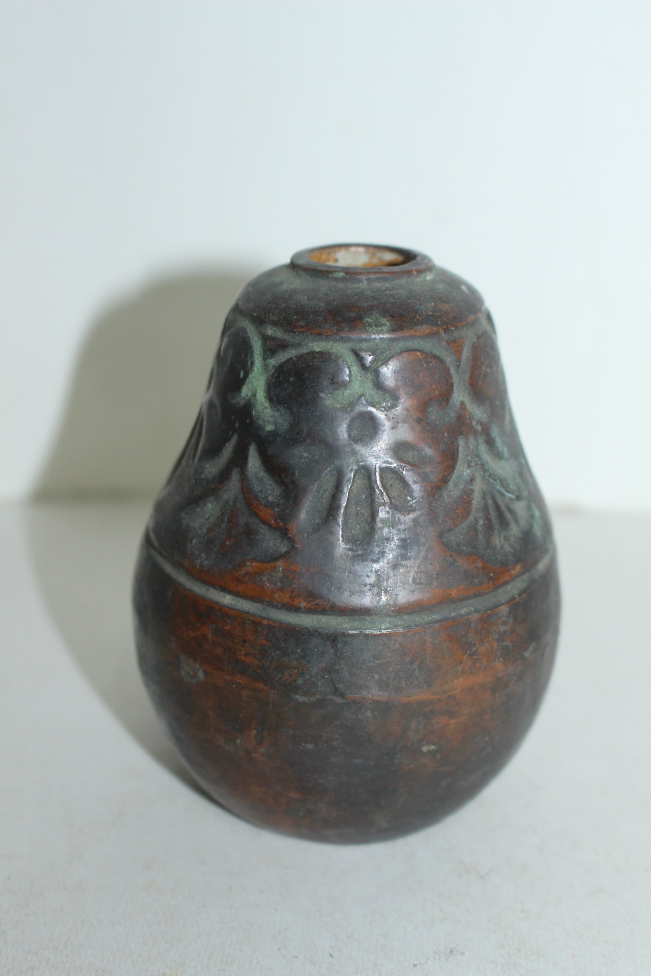 연대가좋은 청자음각화문 호