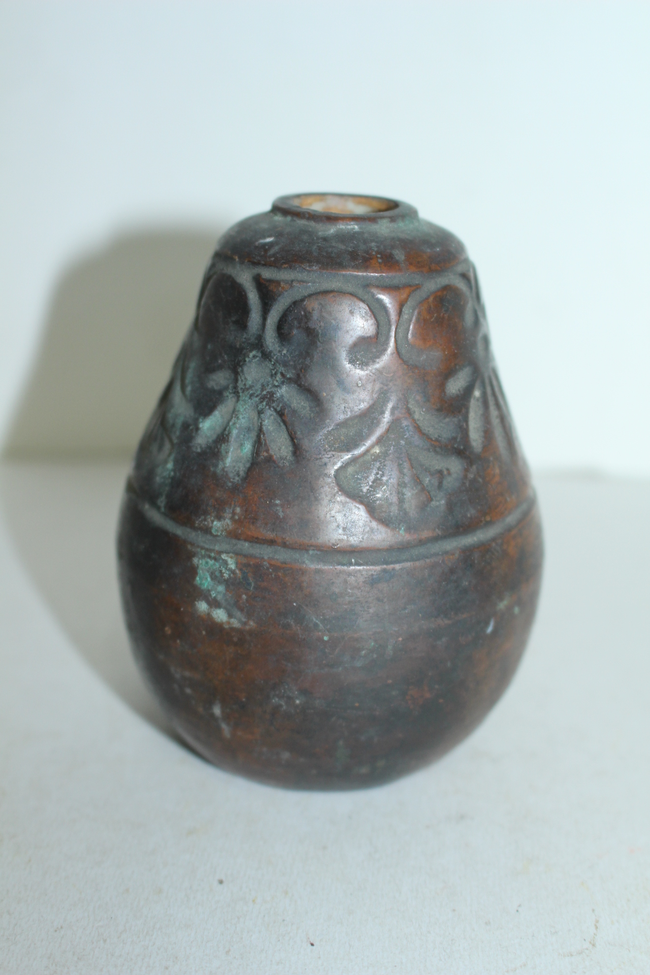 연대가좋은 청자음각화문 호