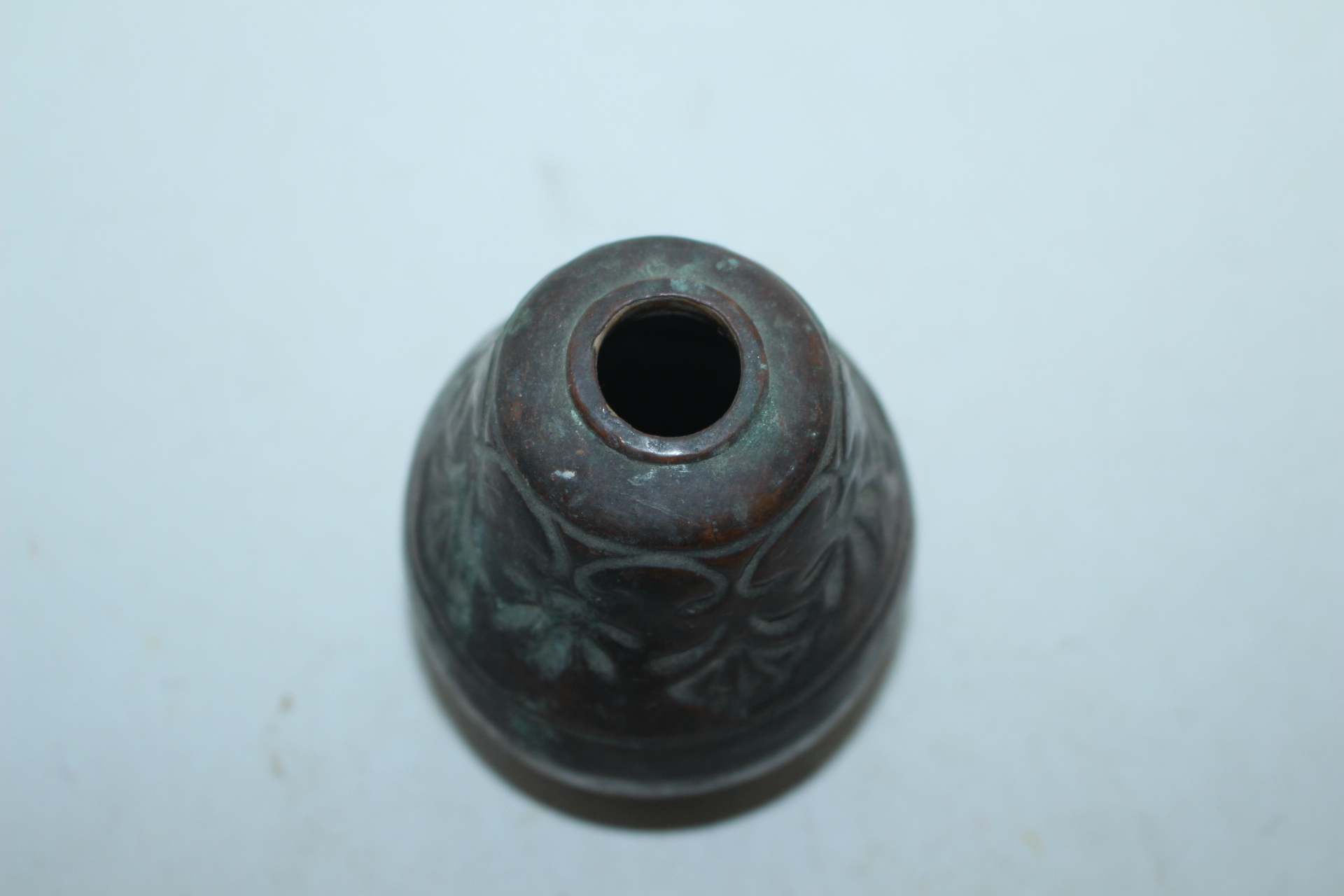 연대가좋은 청자음각화문 호