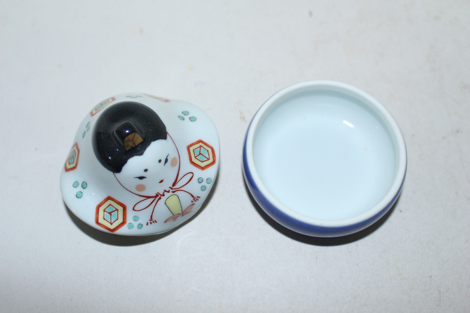 이마리 청화백자인물모양 향합