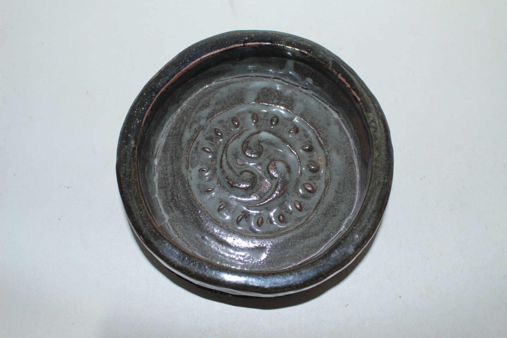 청자 회오리와문 완