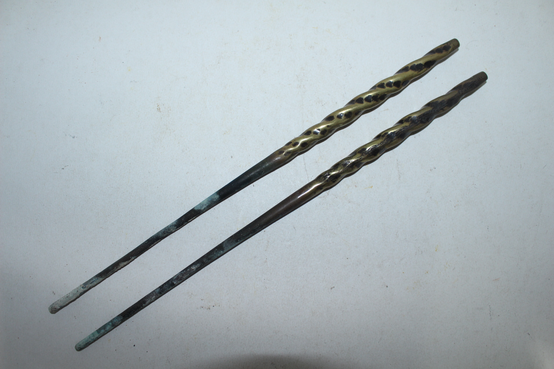 청동으로된 불손 1벌