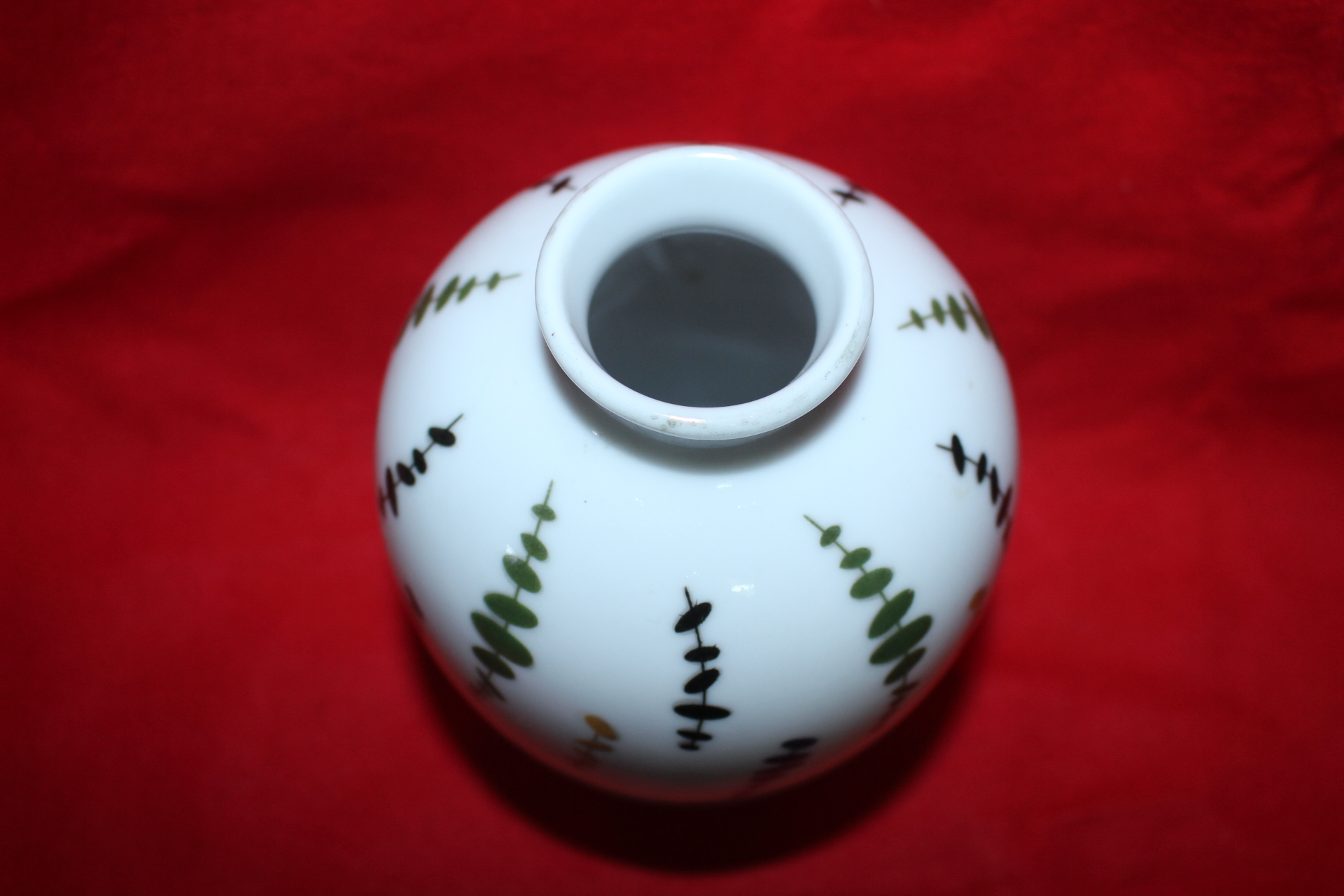 나루미 철화백자추상문 호