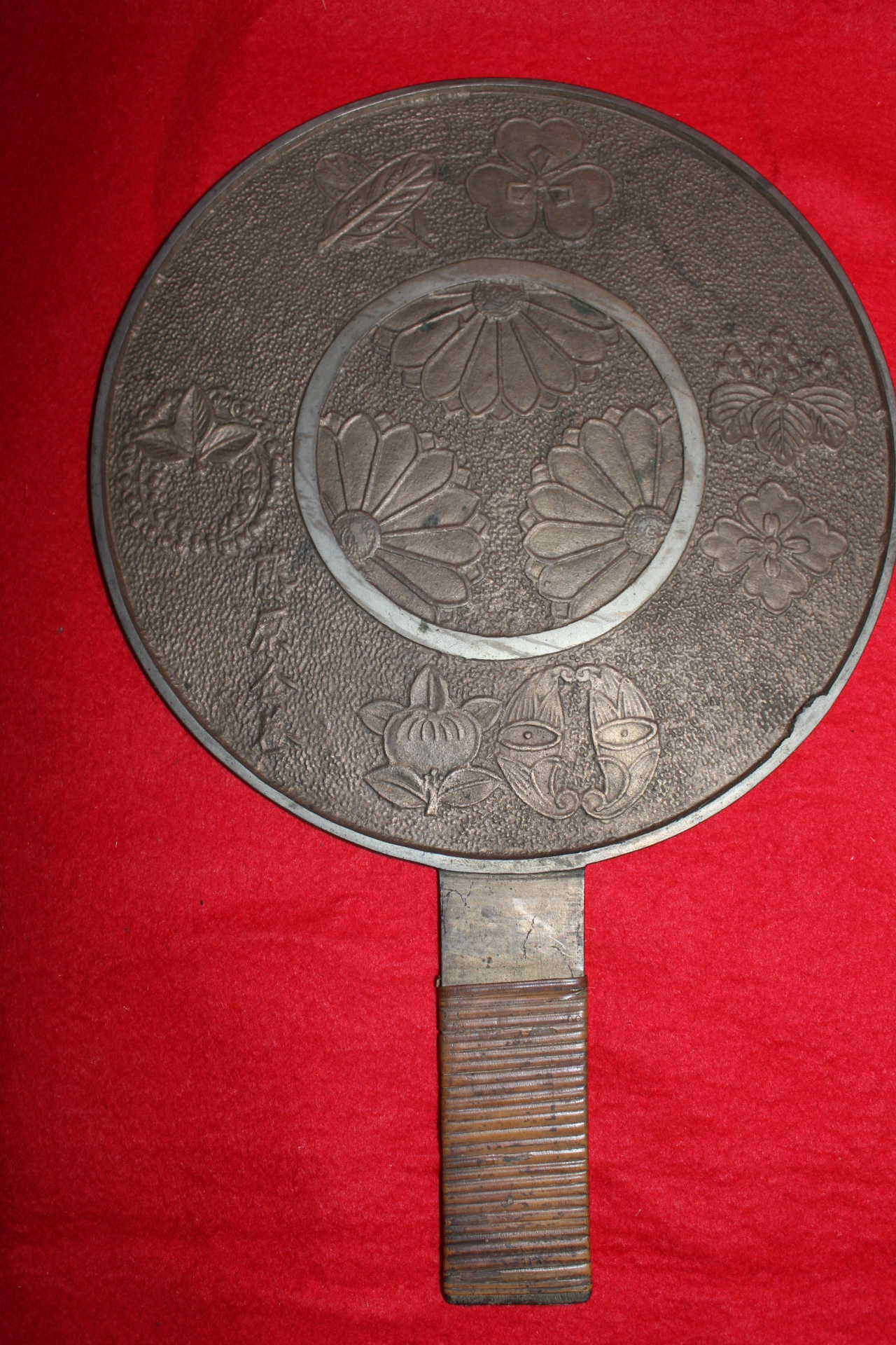 에도시기 청동으로된 화문 청동경