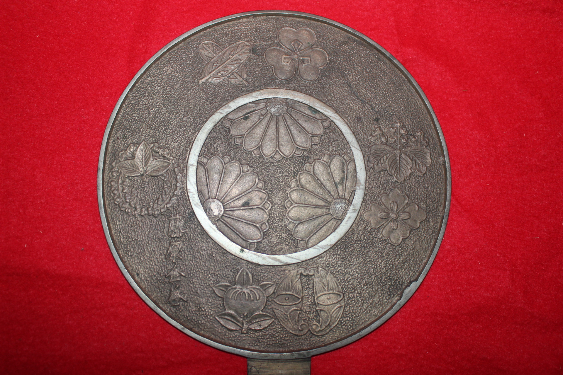 에도시기 청동으로된 화문 청동경