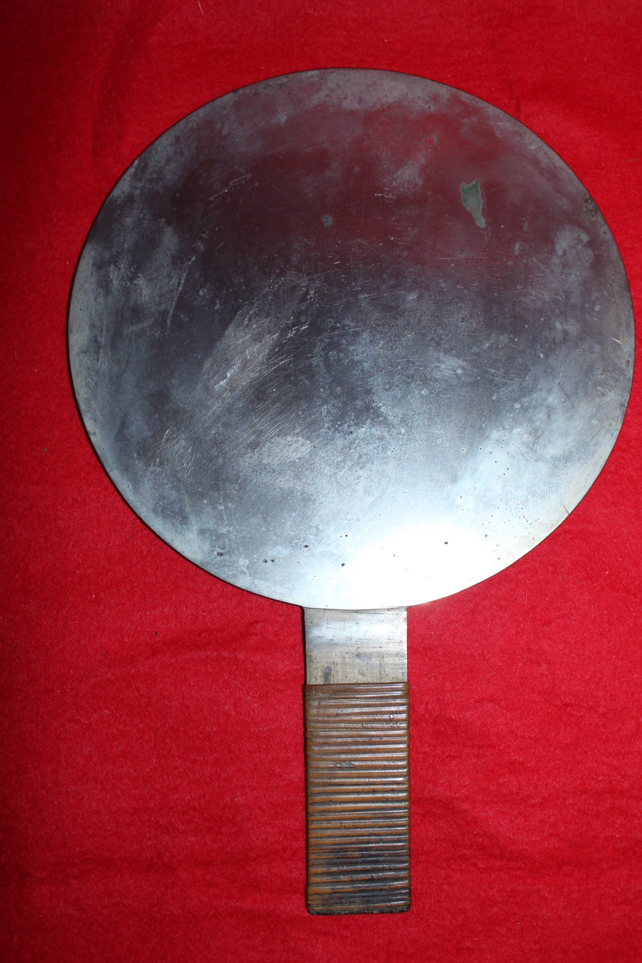 에도시기 청동으로된 화문 청동경