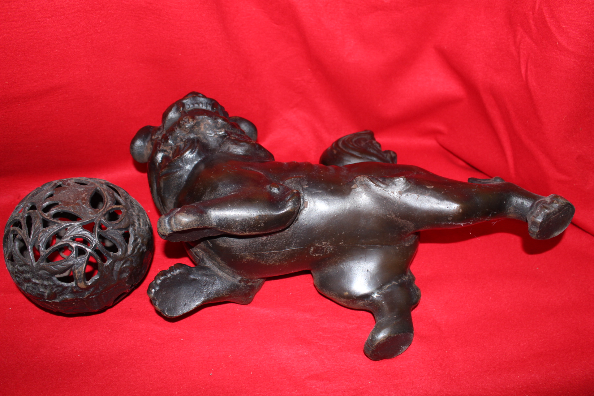 무쇠로된 해태 조각상