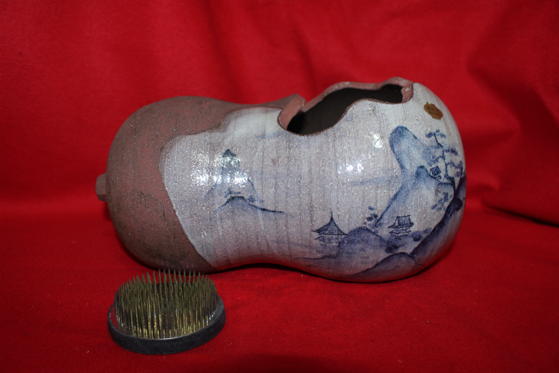 청자 청화산수문 박모양 화병