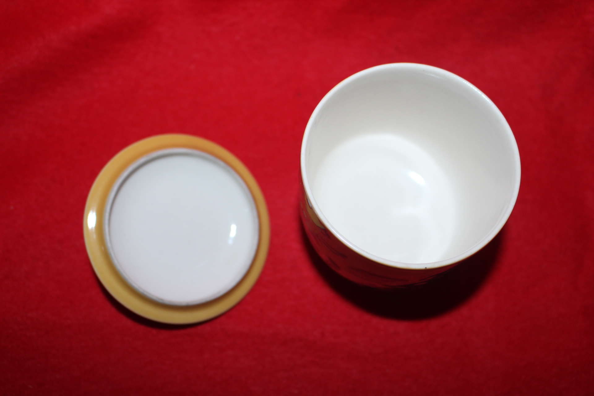 연대가좋은 진사청자화문 두껑있는 잔