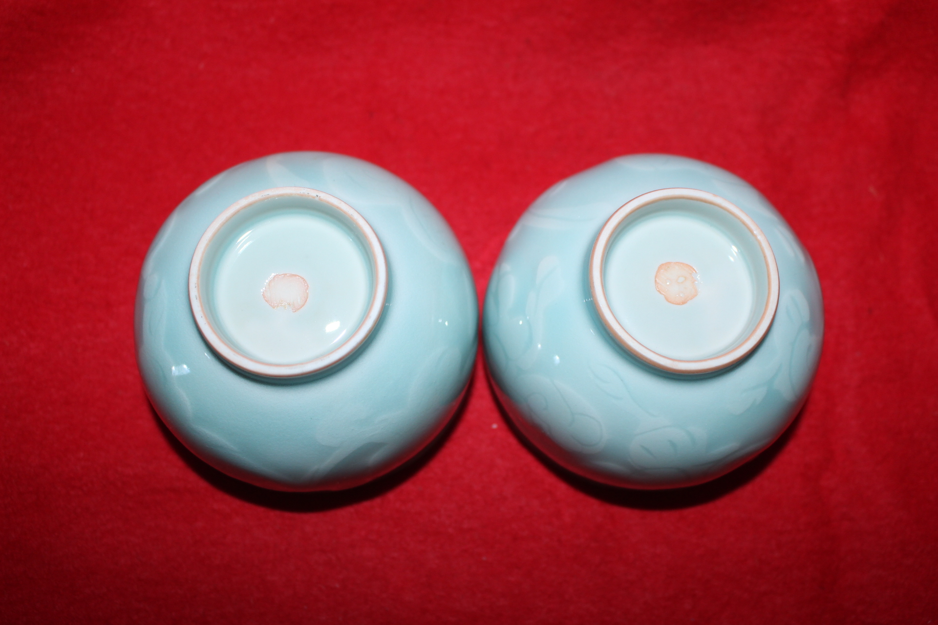 청자 양각화문잔 2점