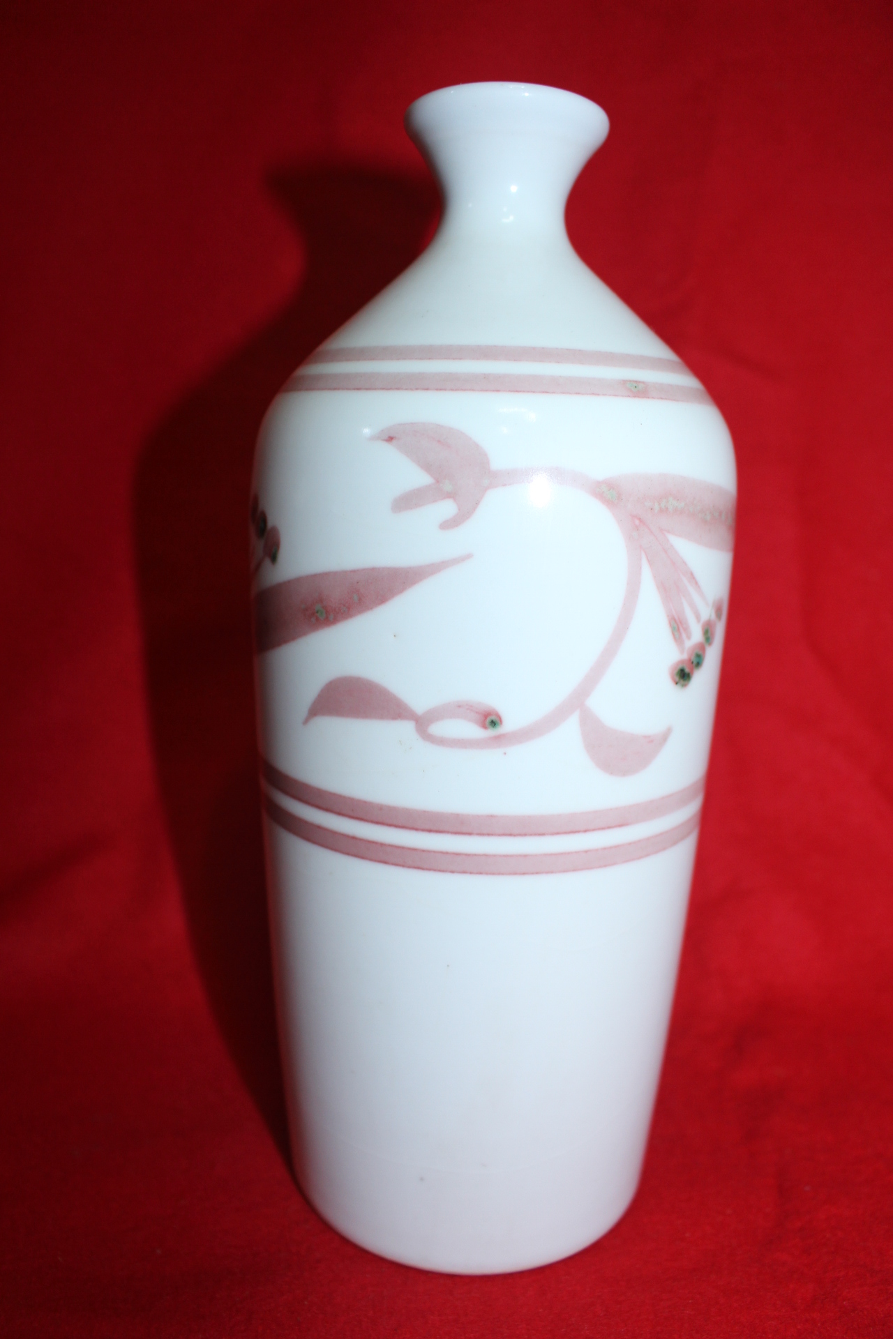 진사백자  초화문 호