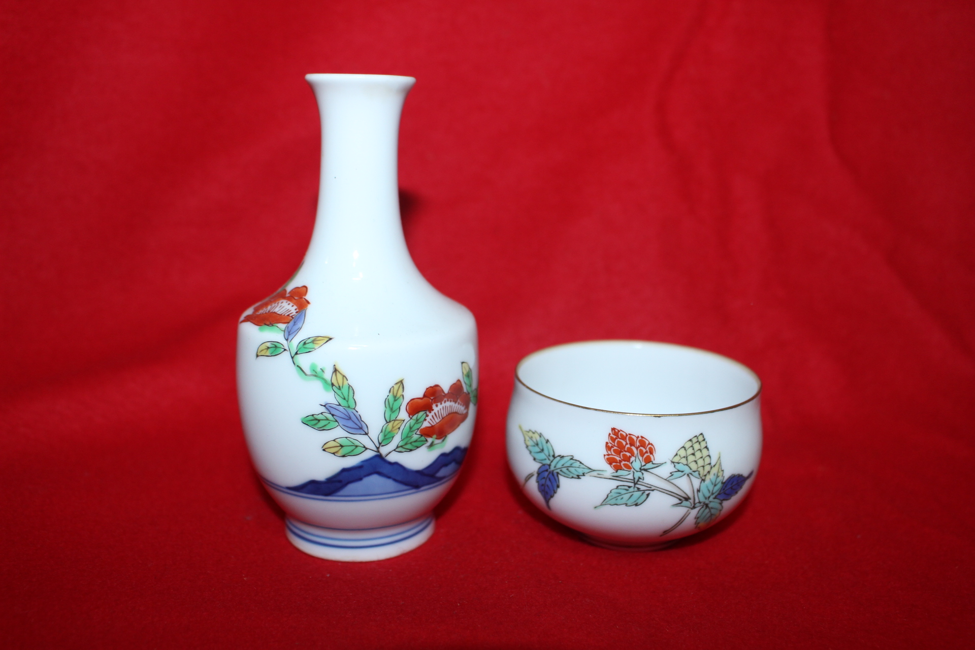 청화백자 화문 잔과 주병