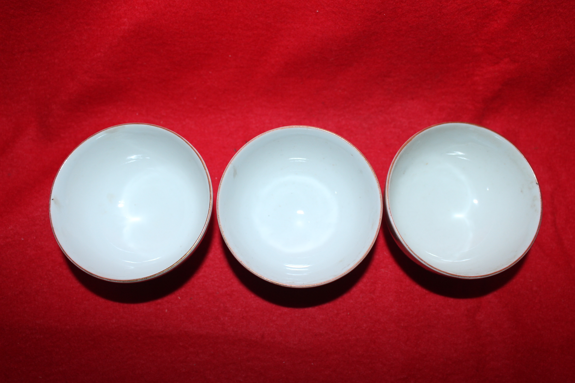 연대가좋은 구다니 진사백자금채화문 잔 3점