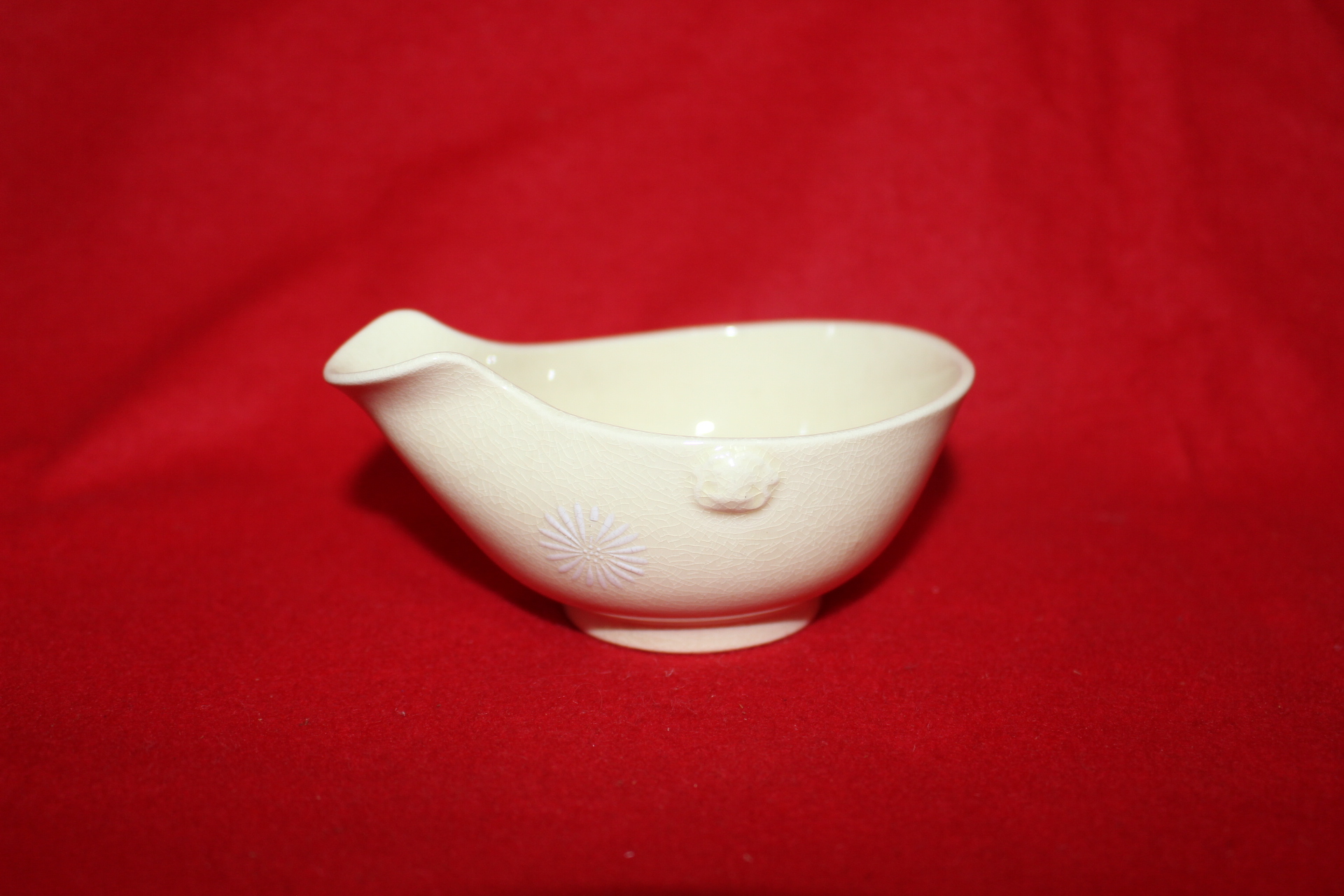 사스마 분청자 양각화문 수구