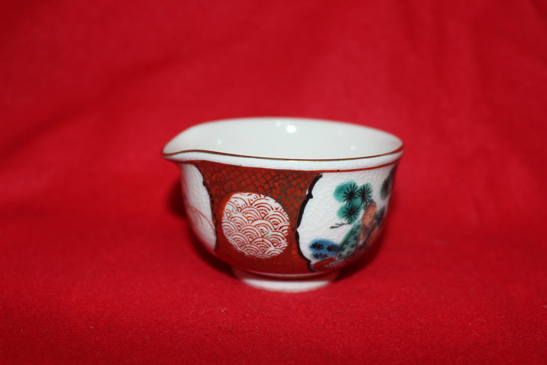 구다니 청화백자진사금채화문 수구