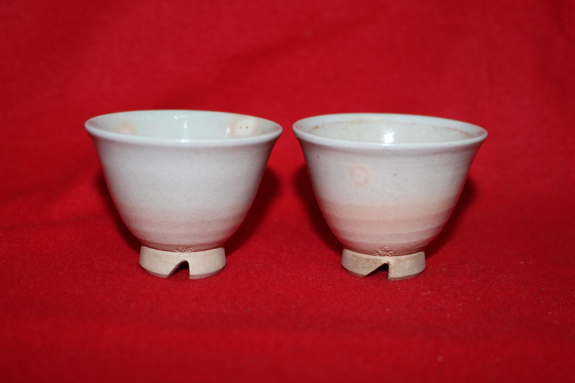 연대가좋은 청자 굽따인 잔 2점