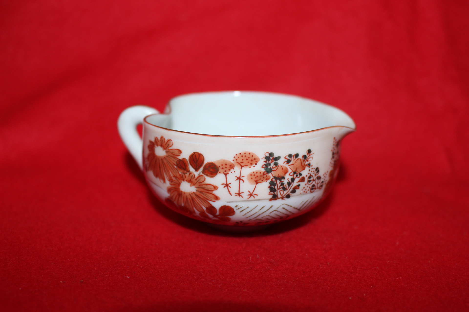 연대가좋은 구다니 진사백자화문 수구