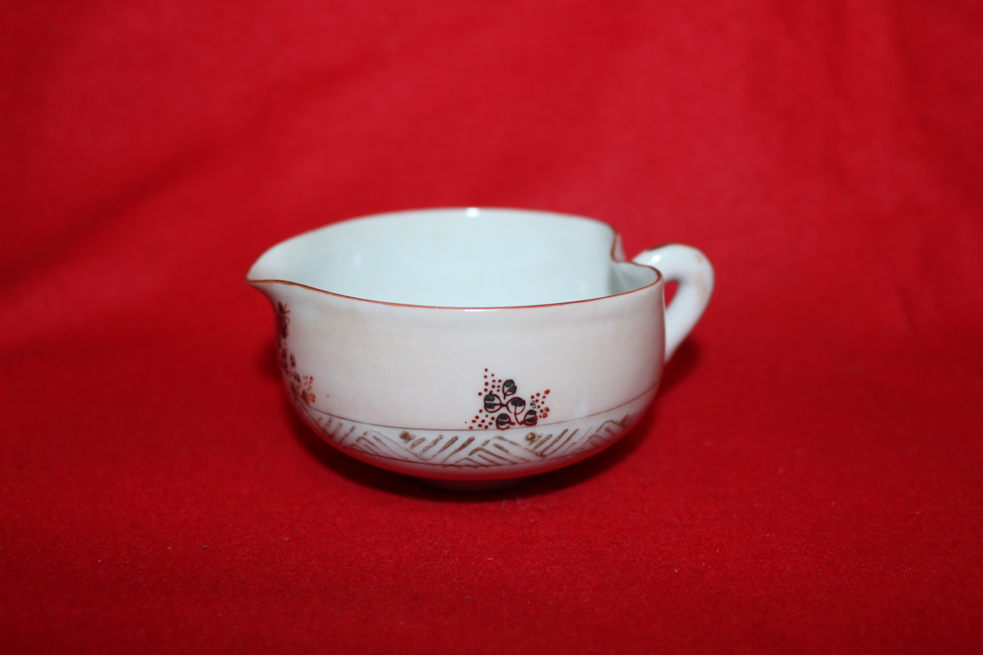 연대가좋은 구다니 진사백자화문 수구