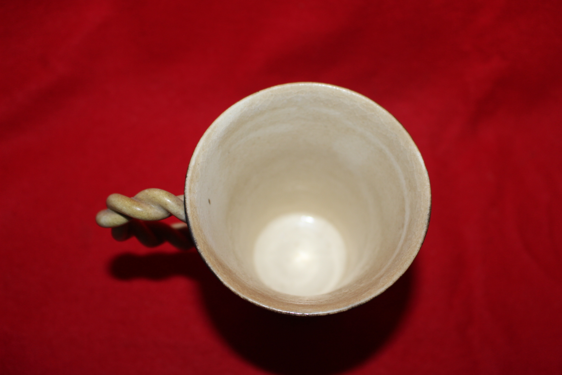 외국산 청자 추상동물문 잔