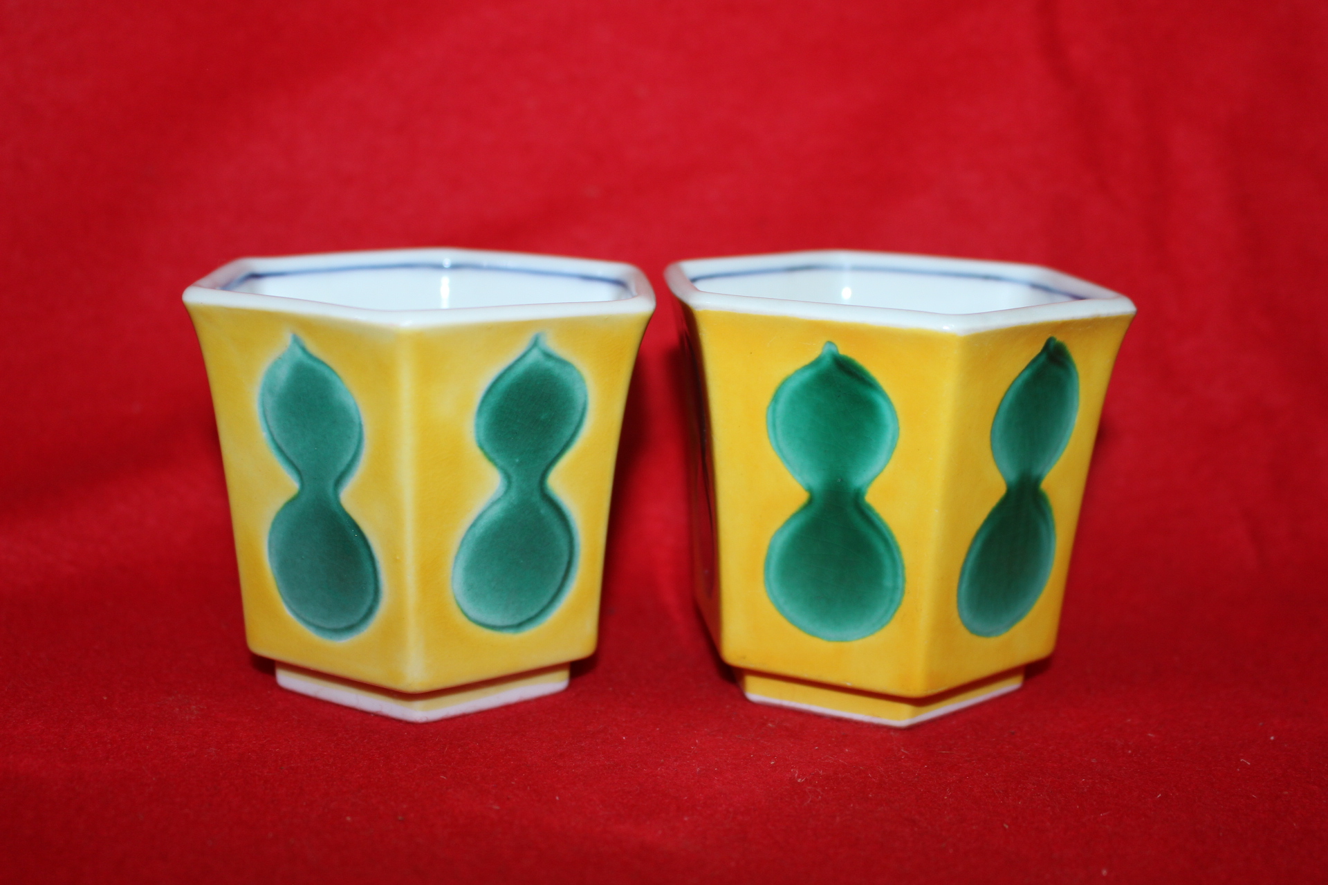 청화백자 박문양 육각완 2점