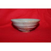 홍화꽃이 핀 청자 말찻잔