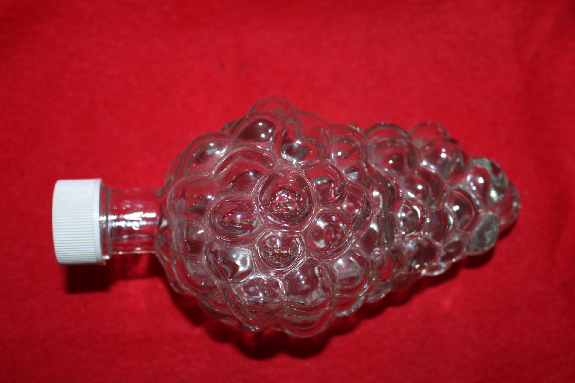 근대사 유리로된 포도모양 병