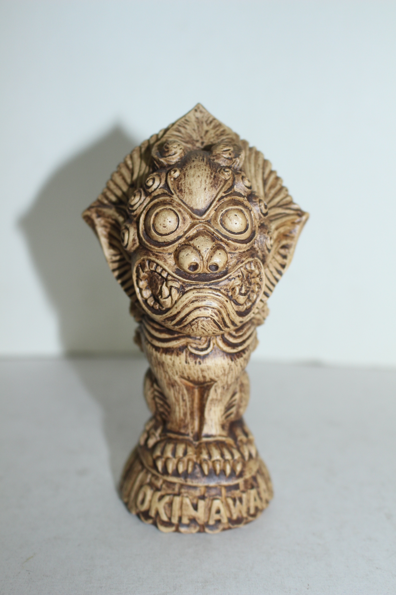 오키나와 괴면 조각상