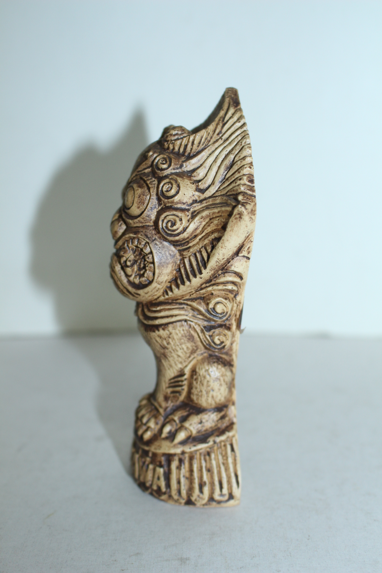 오키나와 괴면 조각상