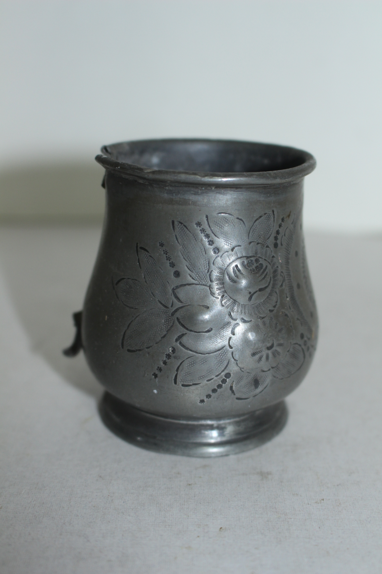 연대가좋은 주석으로 된 잔