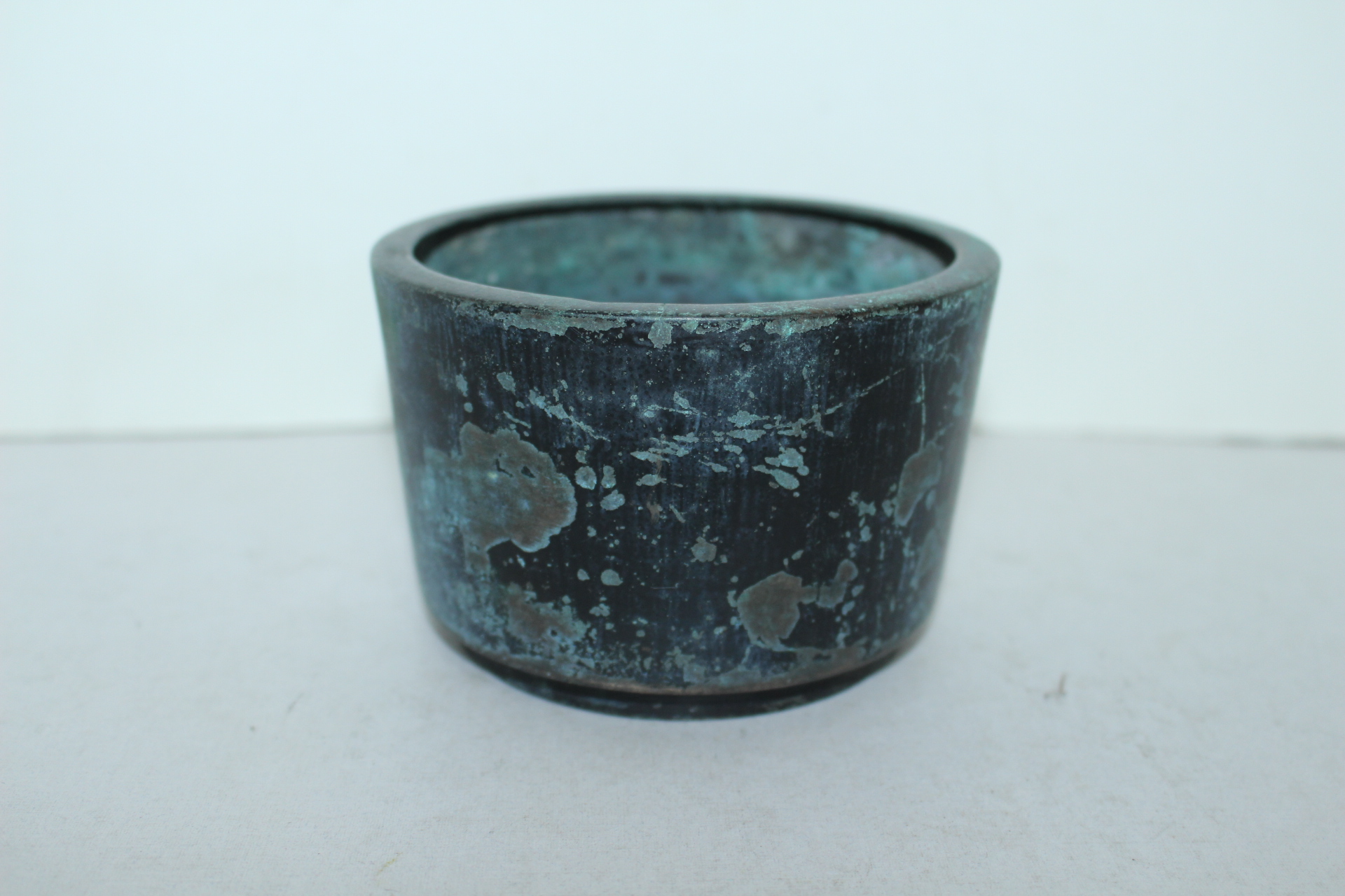 연대가좋은 청동으로된 향완