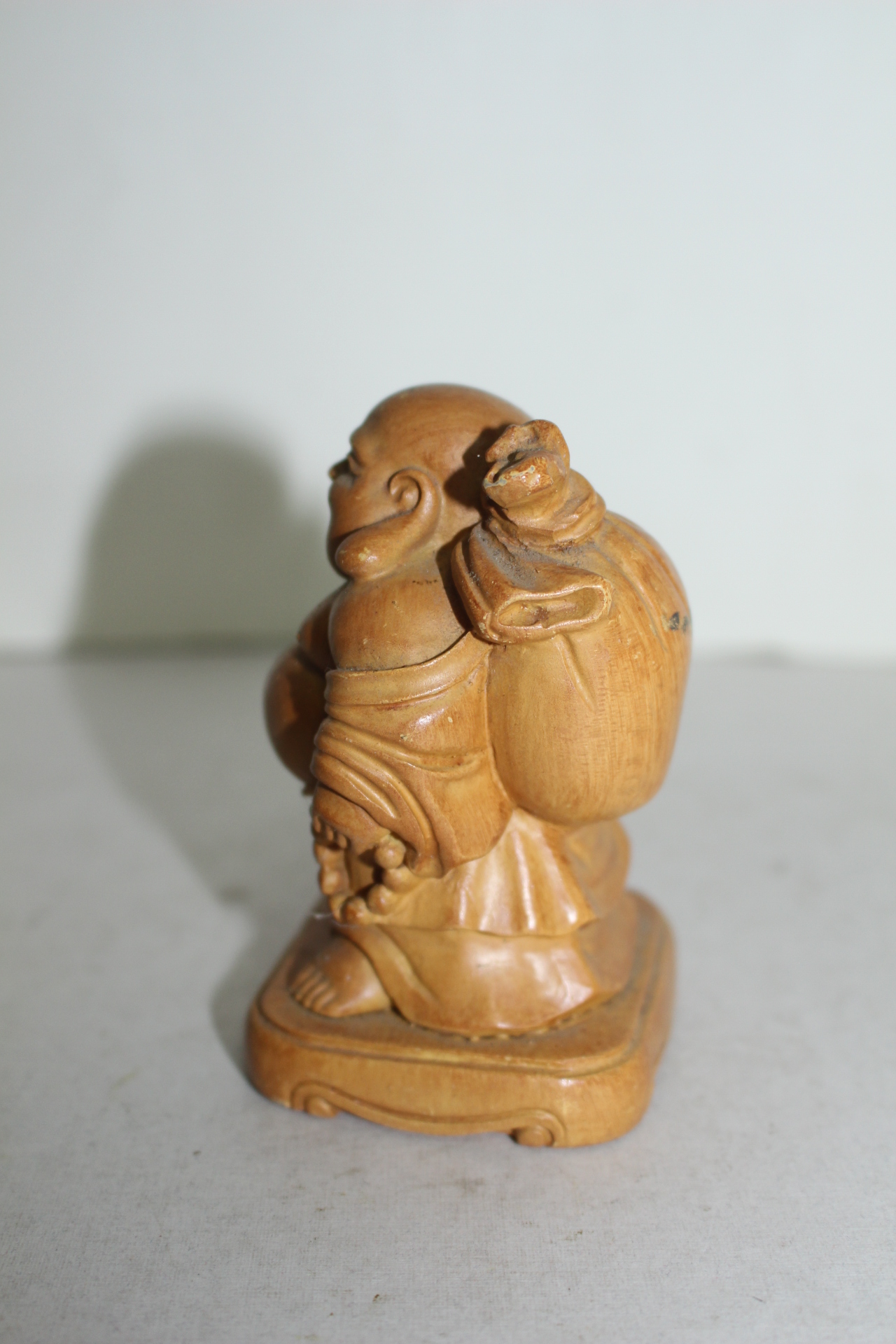 묵직한 포대화상 조각상