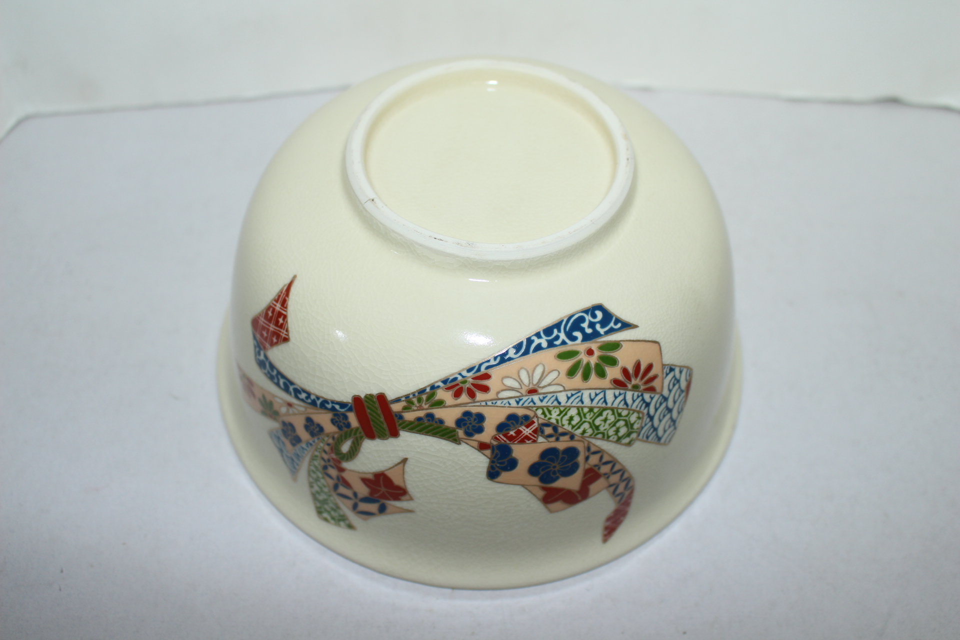 사스마분청자 진사금채화문 투각 대완