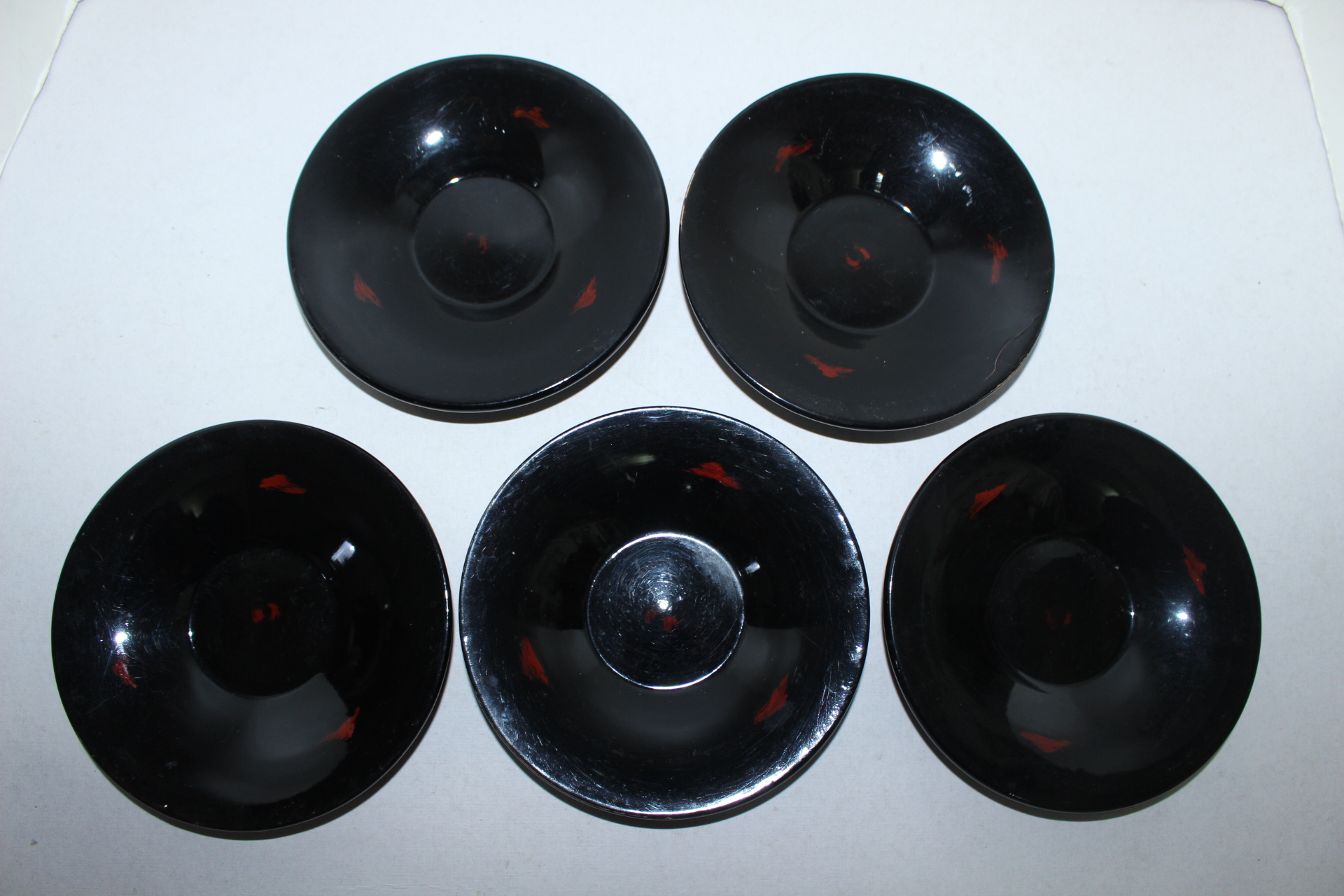 나무에 칠이된 차탁 5점