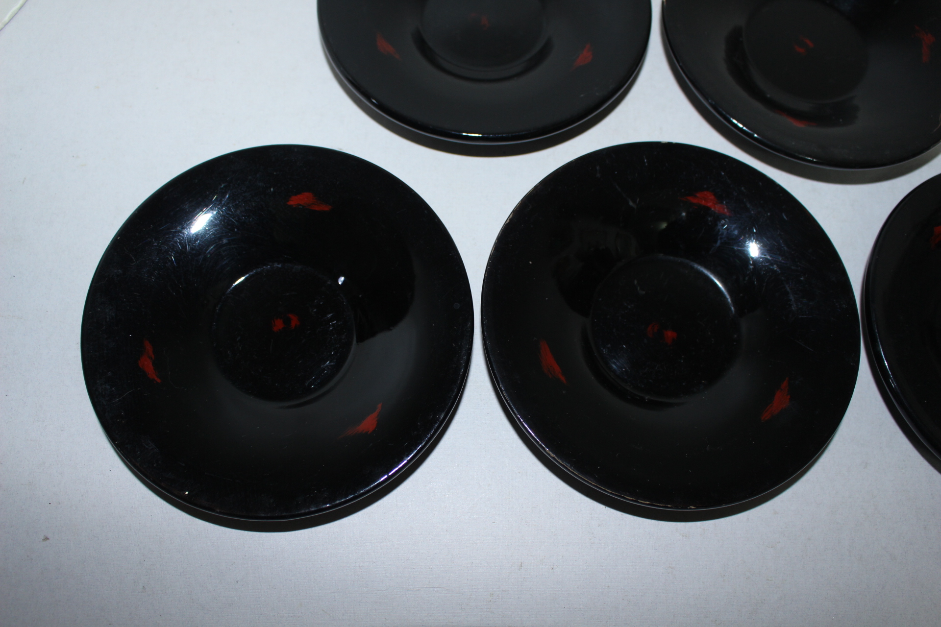 나무에 칠이된 차탁 5점