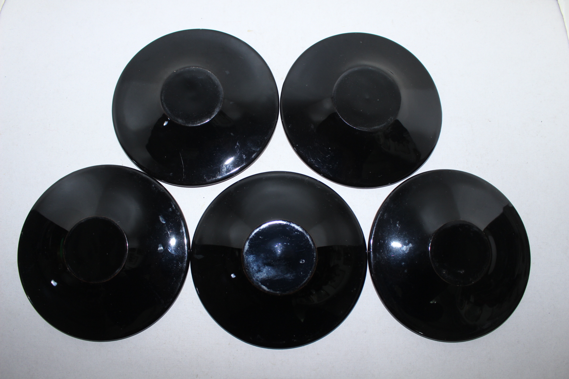 나무에 칠이된 차탁 5점