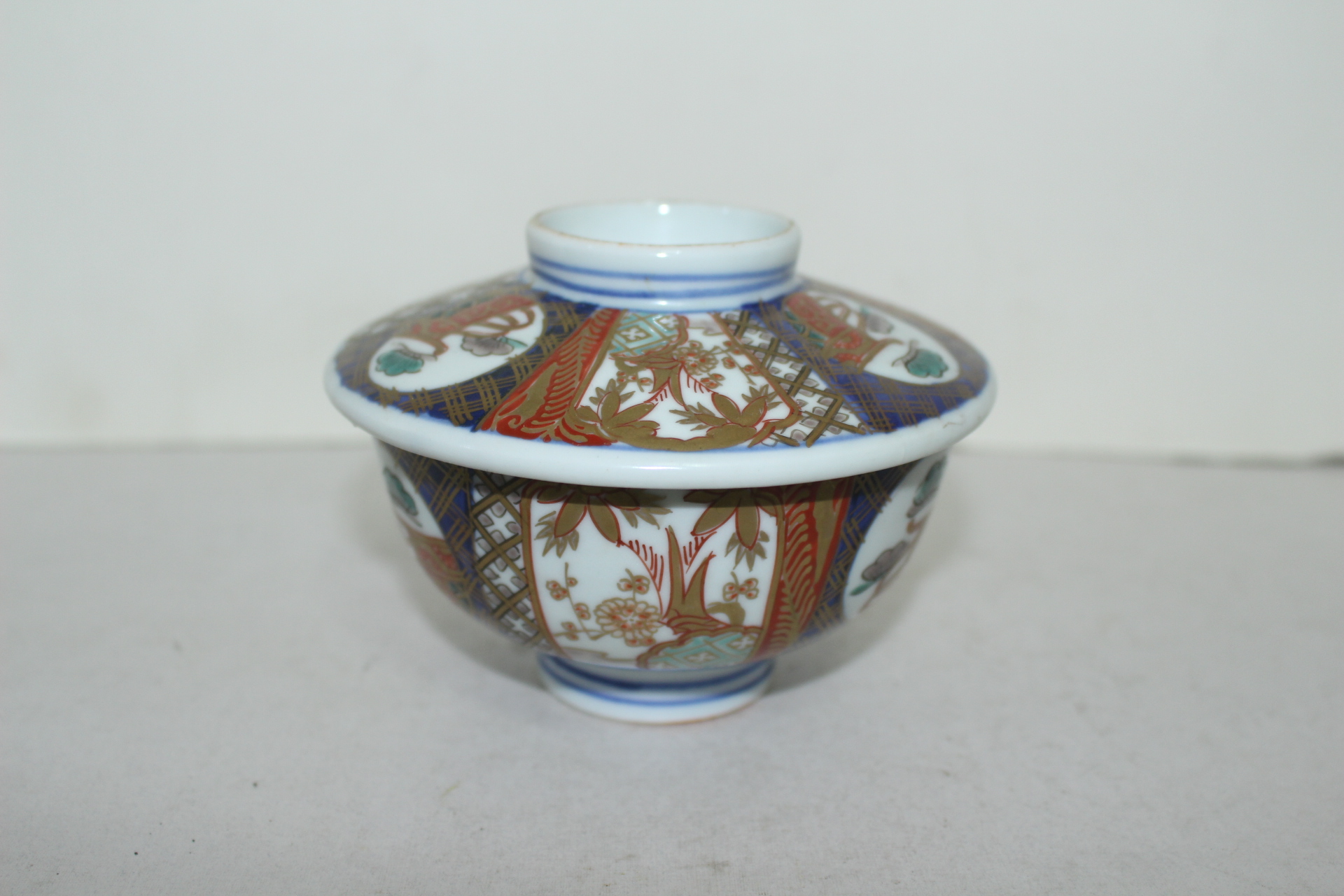 100년이상된 고이마리 청화백자진사금채화문 개완