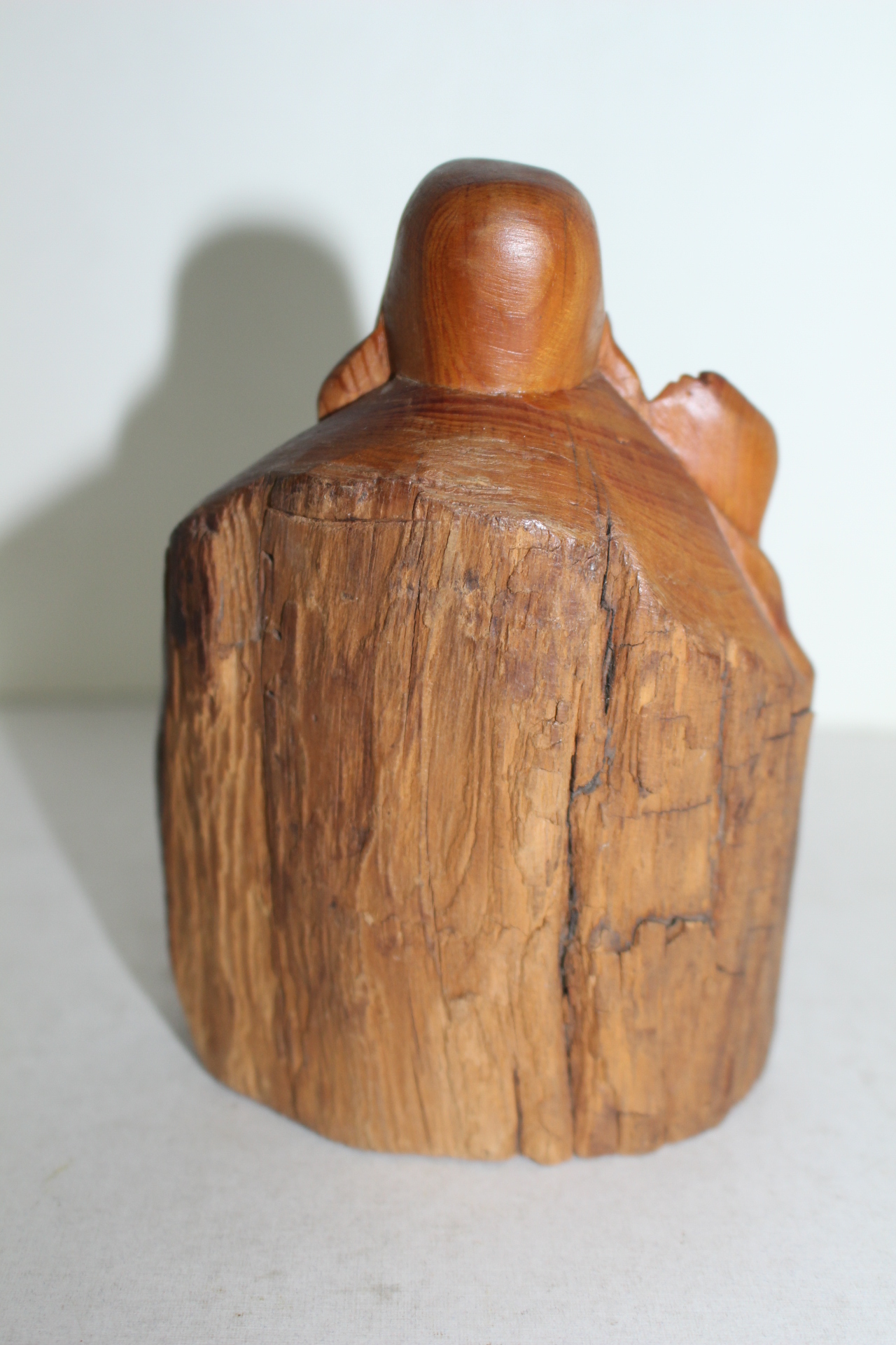 원목나무로된 달마 조각상